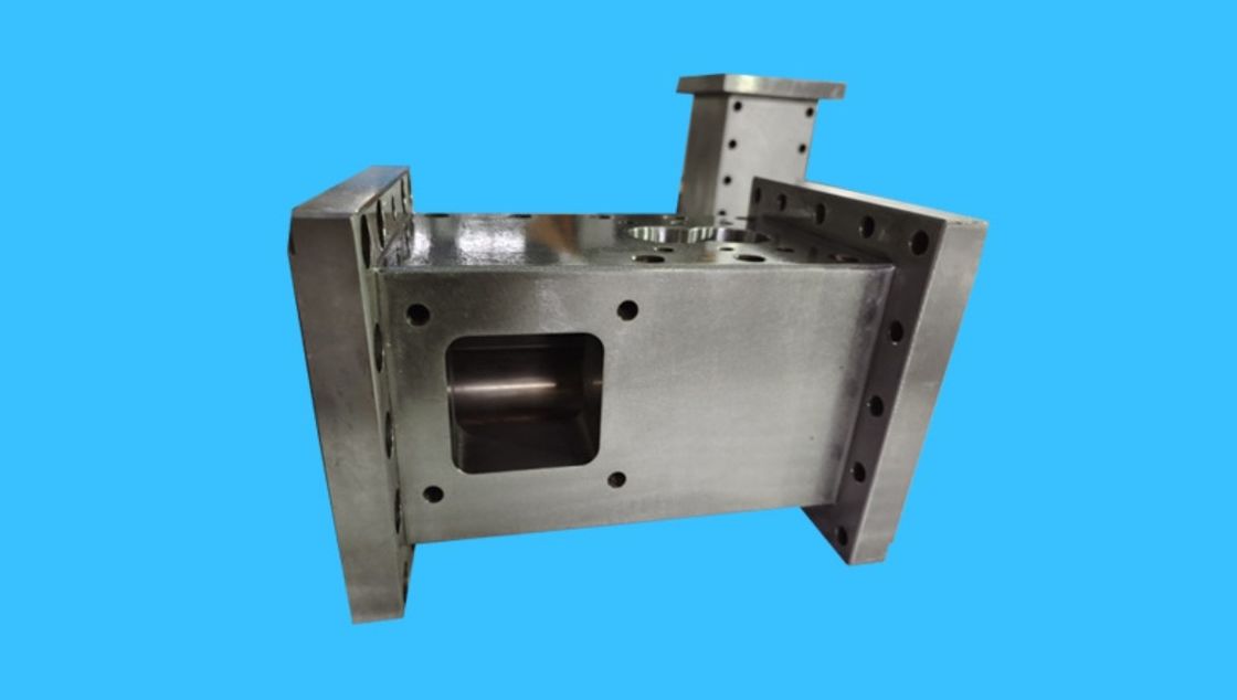 उच्च पॉलिश फिनिश एक्सट्रूज़न स्क्रू बैरल उच्च संक्षारण एक्सट्रूडर पार्ट्स पहनने प्रतिरोध